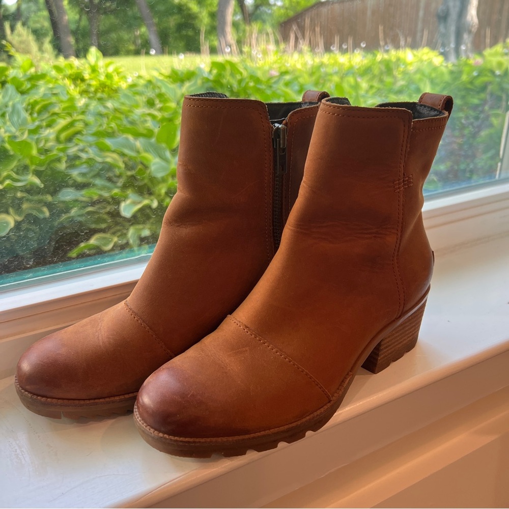 Sorel Chestnut Brown Leather Ankle Booties with Side Zip